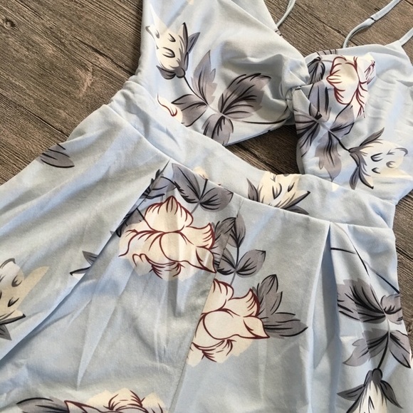 Floral flirty romper. - Picture 3 of 4